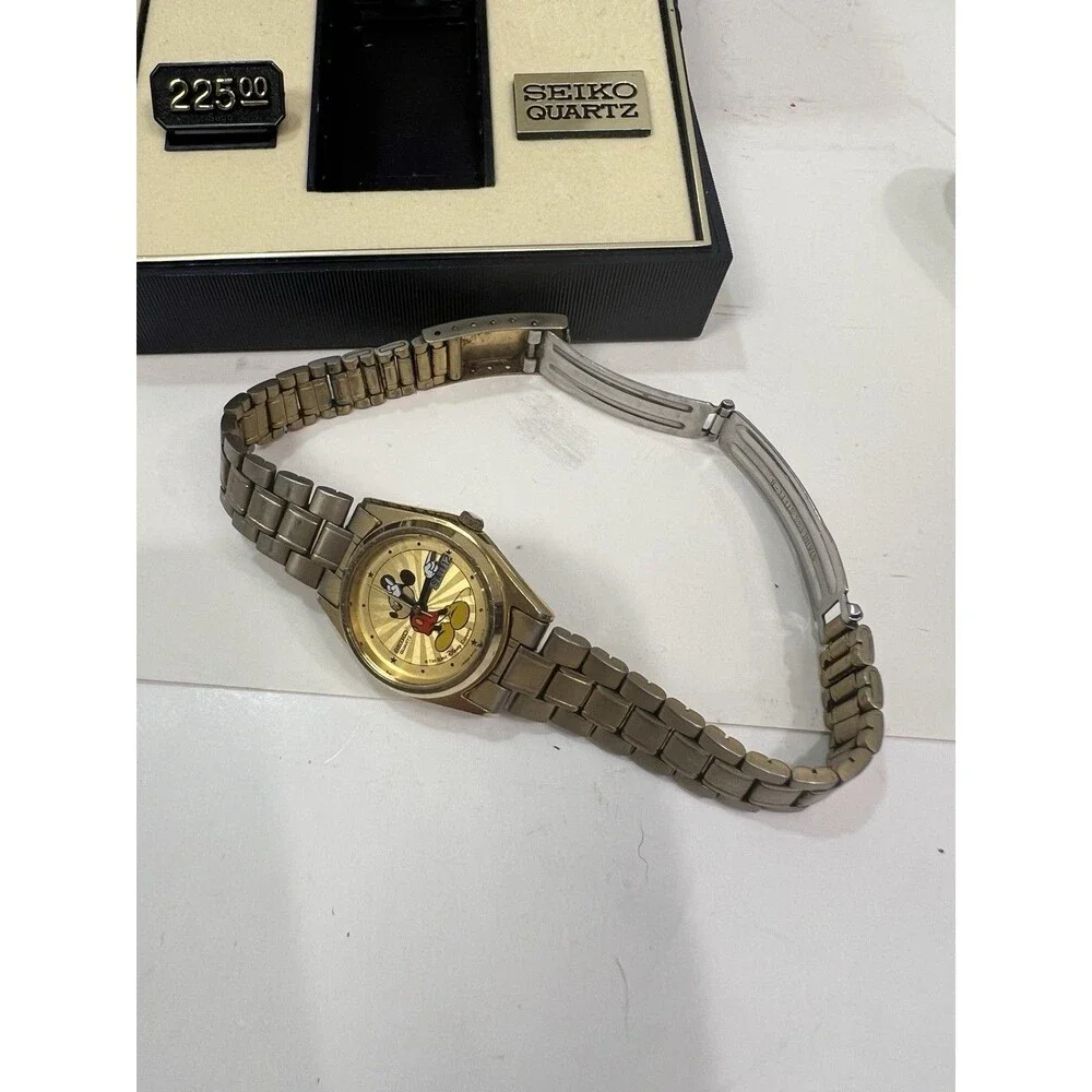 Vintage Seiko Mickey Mouse Watch 3Y03-0039 Starburst Ladies Gold Tone Box Tag